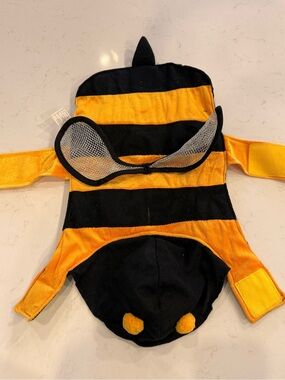 🔥 Closet Sale — 3 for $25 / 5 for $40 - Bee Pet Costume - Dog Outfit Medium